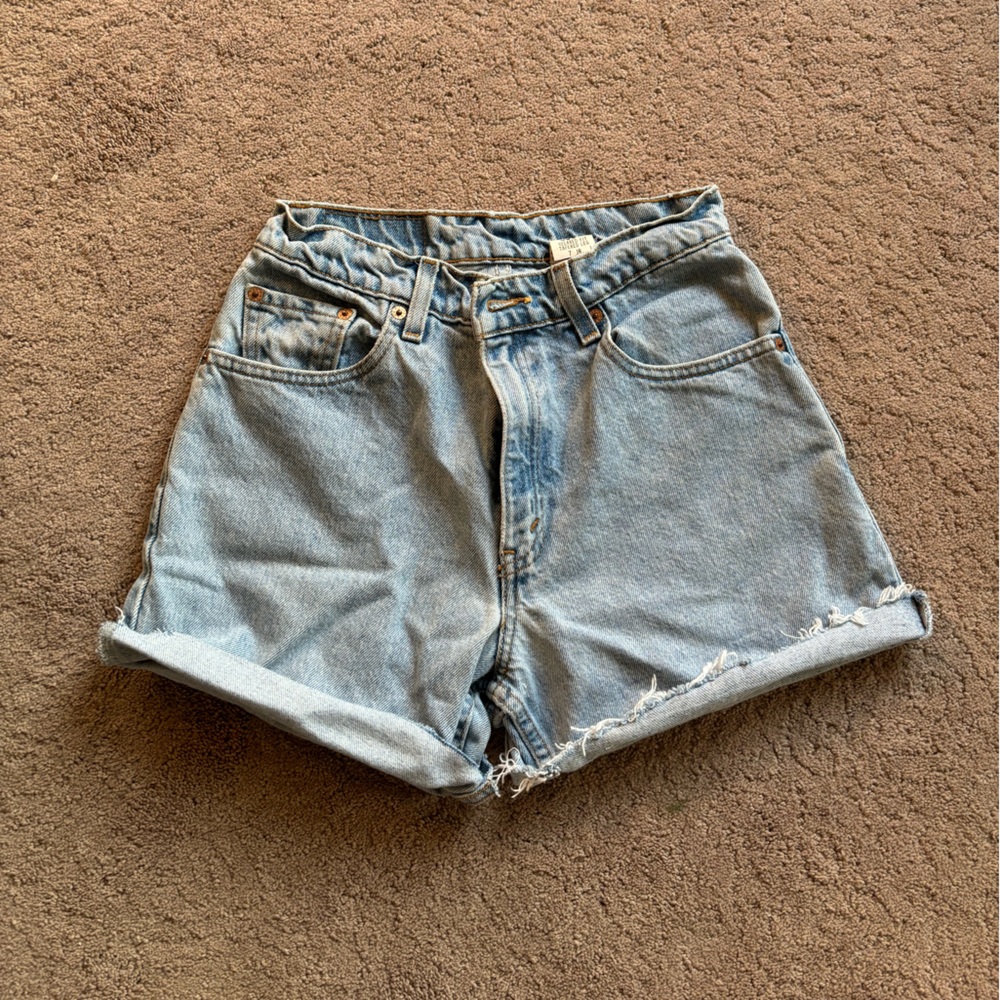 Vintage 1998 Levi Strauss & Co. Denim 550 Jean shorts
